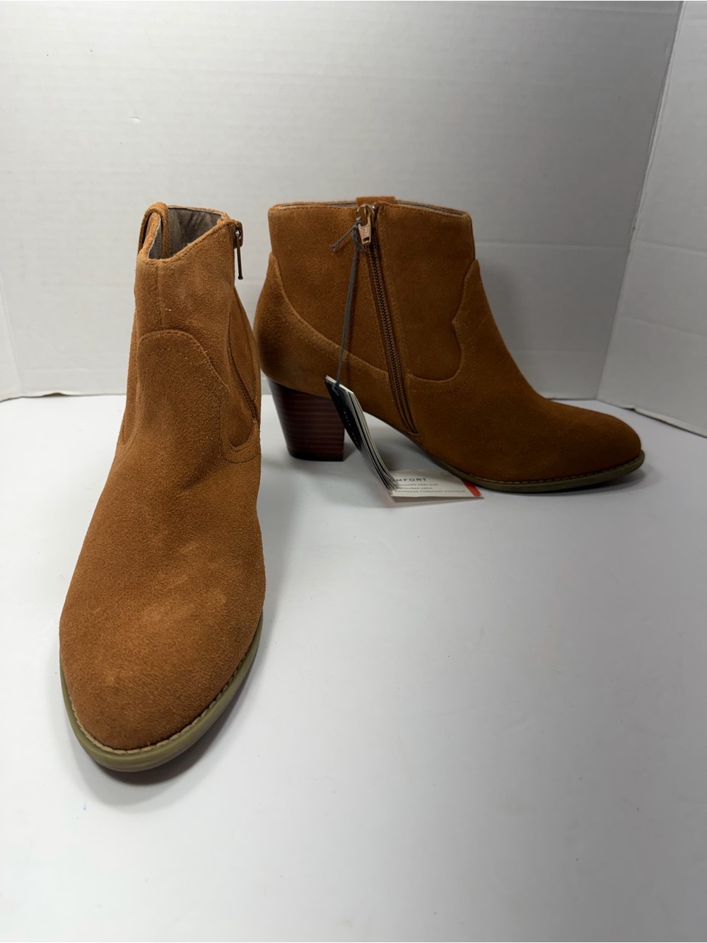 VINCE Women’s Suede Ankle Bootie in Cognac size 9 NWT